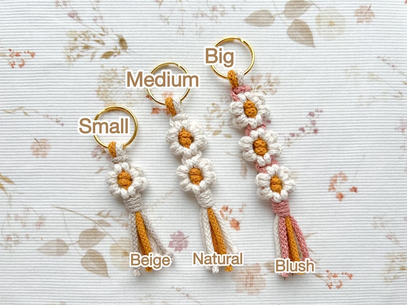 Schlüsselanhänger Gänseblümchen mit Namen Makramee Blume Schlüsselanhänger Geschenk für Frauen Personalisiert Sonnenblume Taschenanhänger image 4