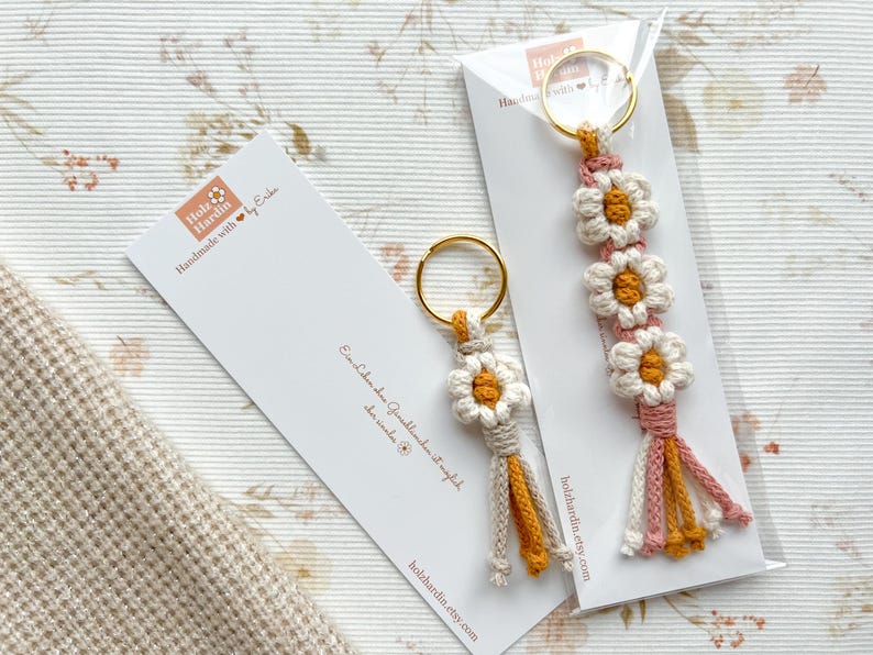 Schlüsselanhänger Gänseblümchen mit Namen Makramee Blume Schlüsselanhänger Geschenk für Frauen Personalisiert Sonnenblume Taschenanhänger image 7
