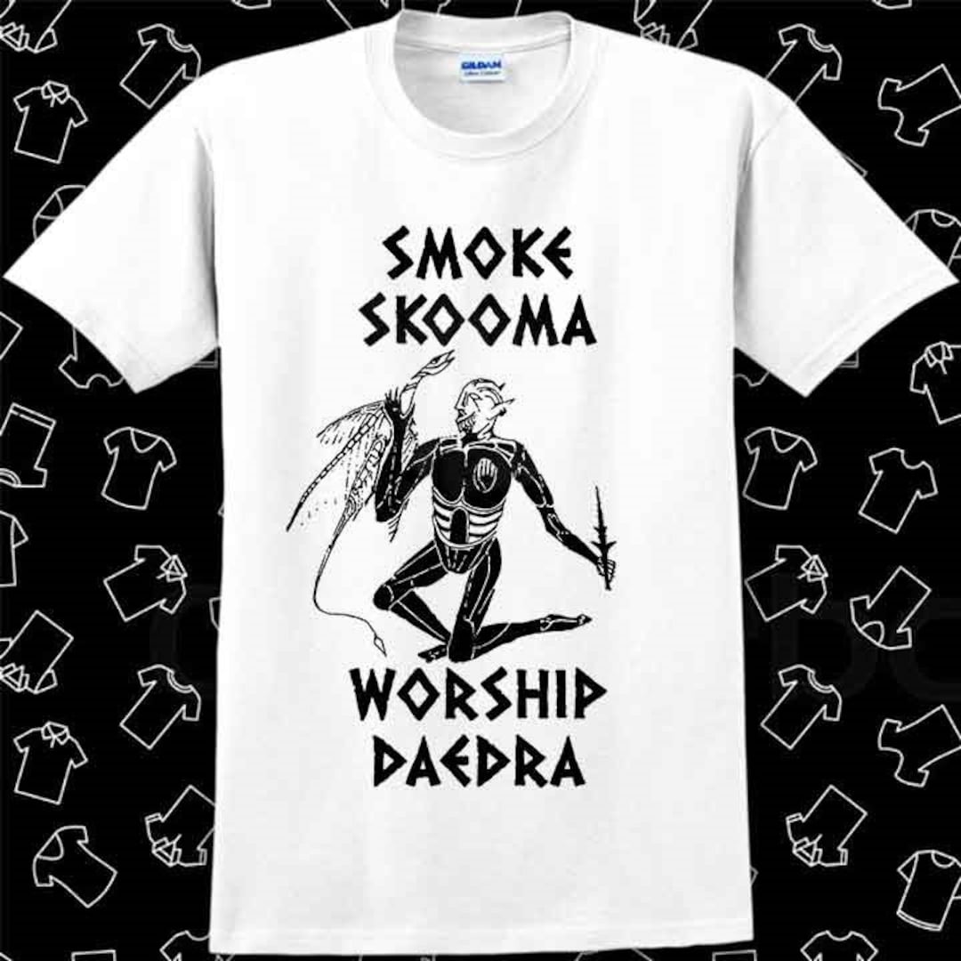 T-shirt Gamer Smoke Skooma Worship Daedra - Gildan 5000, Coton, Taille Unisexe, Neuf Avec étiquettes
