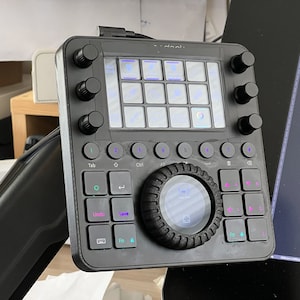 Loupedeck CT Mount Adapter and Jog Dial for VESA and 1-4/20 Tripod Arm