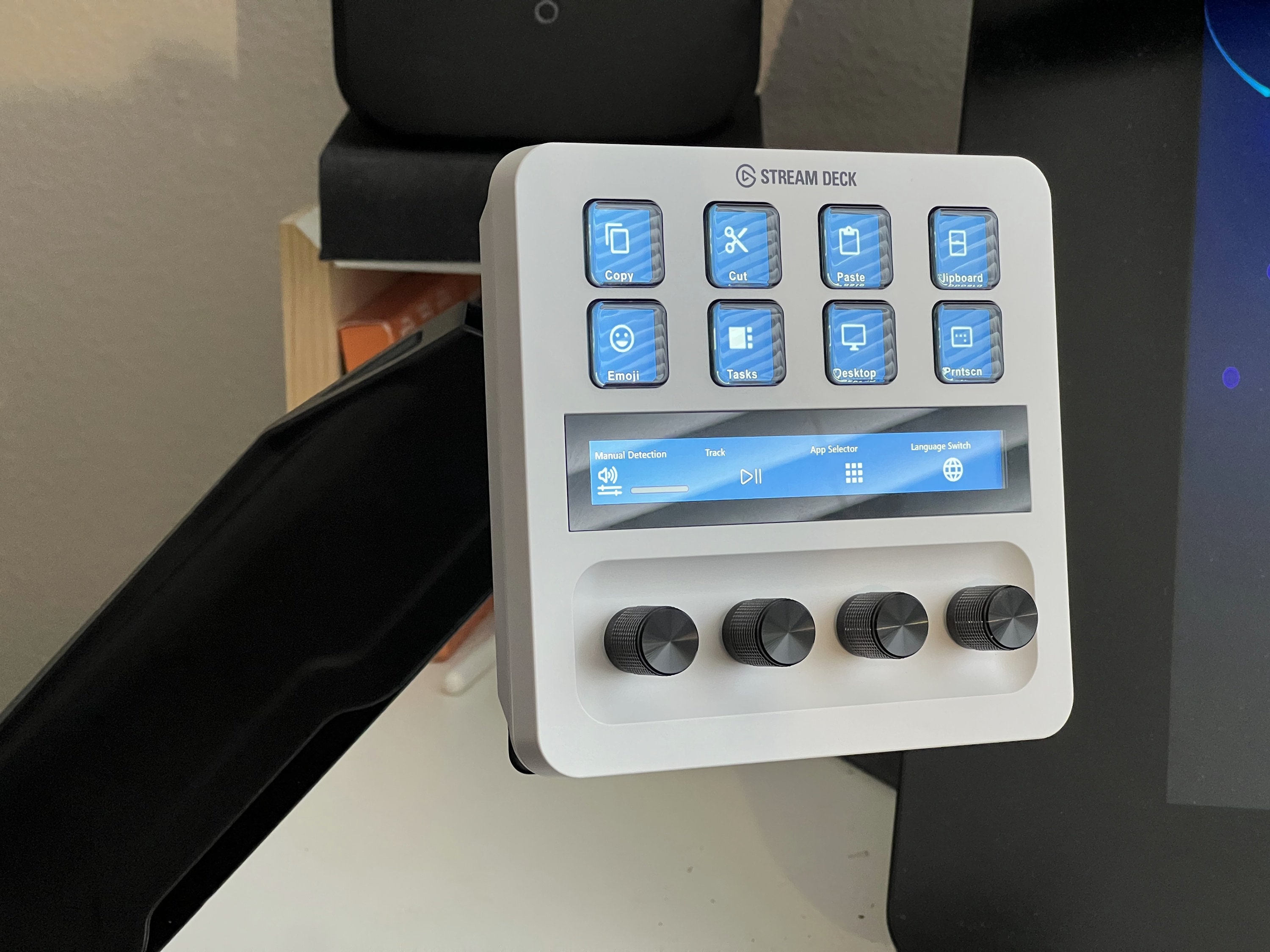 Stream Deck Plus Mount Adapter for VESA and 1/4-20 Tripod