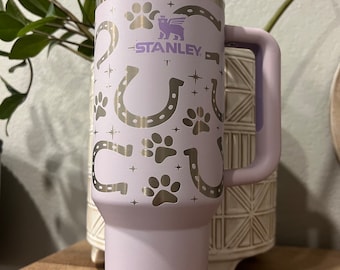 Horseshoes & paw prints | Tumbler | laser engraved | half design