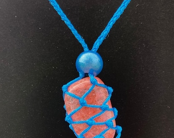 Macramé Necklace with Rhodonite