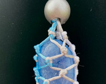 Macramé Necklace with Blue Crackled Quartz