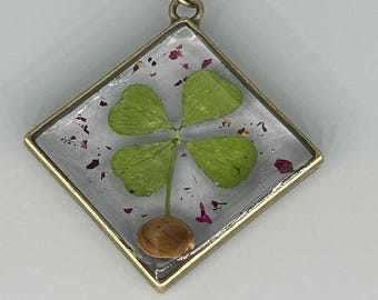 Four Leaf Clover Necklace: Rosebud & Cinnamon Resin Amulet