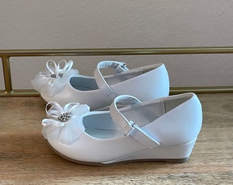 GIRL first COMMUNION ceremony Mary Jane shoes, Adjustable strap closure, Classic, elegant shoes, dress shoes