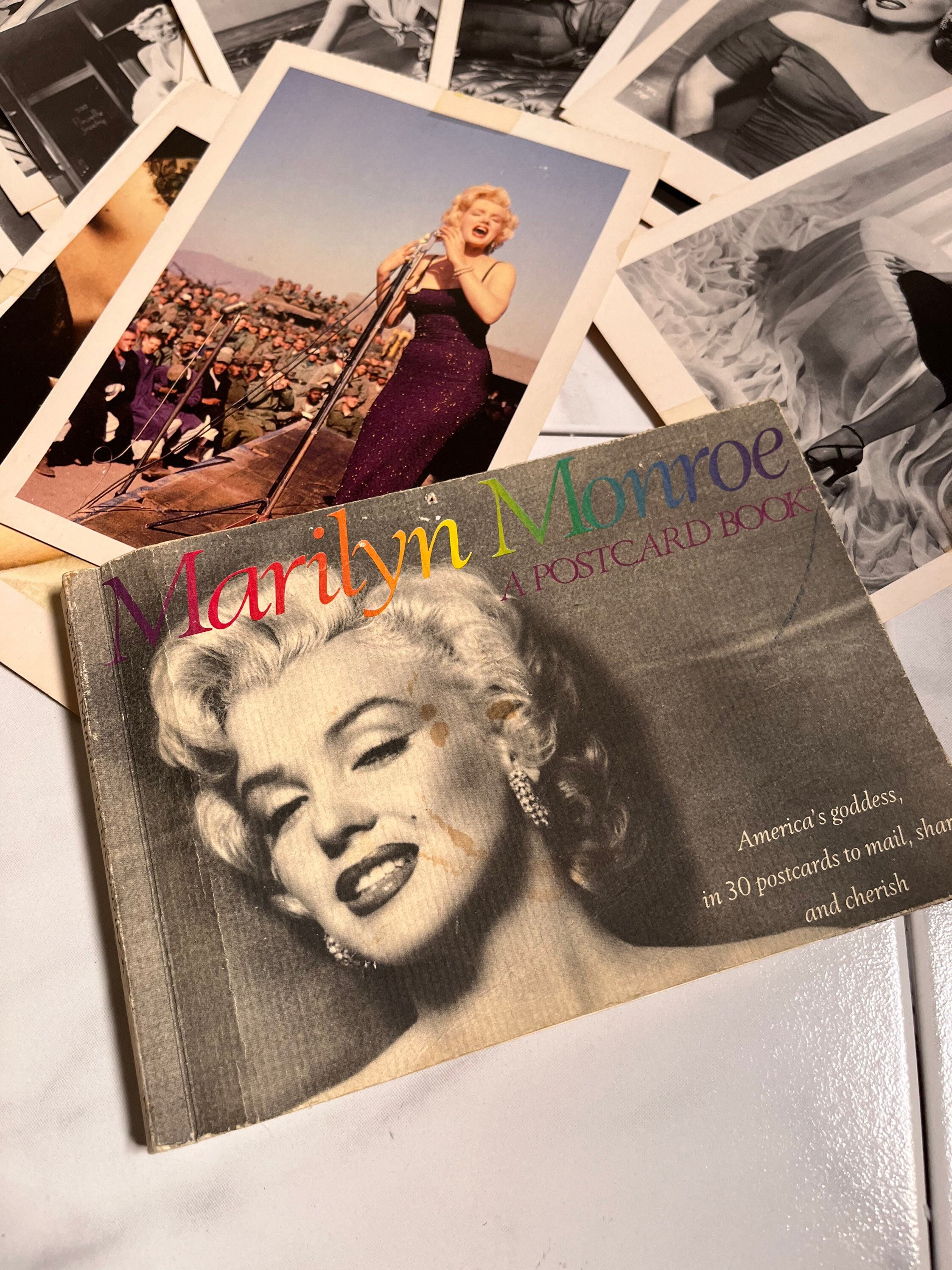 Amazon.co.jp: MARILYN MONROE (マリリン モンロー) 公式 ポスト