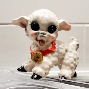 Porcelain Lamb Statue - Vintage - Excellent condition!