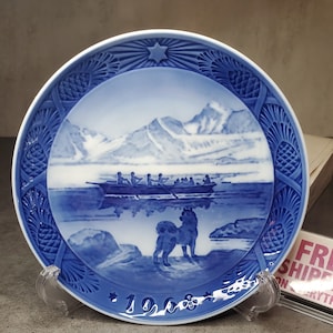Royal Copenhagen 1968 Christmas Plate - Cobalt Blue and White - Vintage