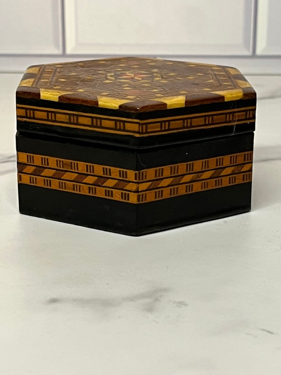 Small Trinket Box Vintage Inlaid Wood Gem