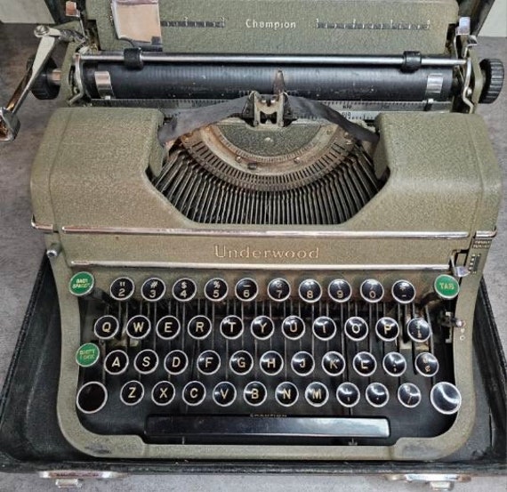 実働品　Underwood CHAMPION　アンダーウッドタイプライター Vintage Underwood Champion Portable Typewriter With Case - 1931