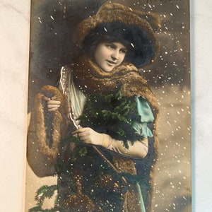 Vintage Postcard 1920&#39;s pretty lady in fur coat