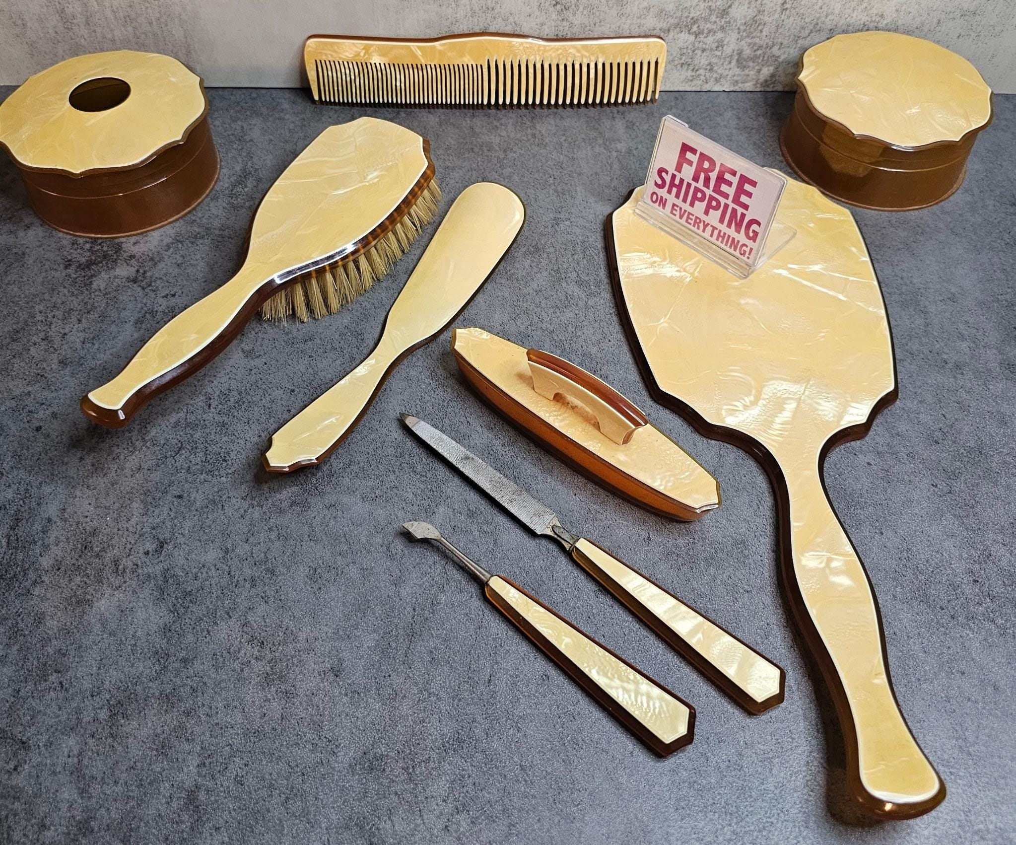 Vintage Marbled Butterscotch Bakelite Vanity Set: 9-piece  display picture 2
