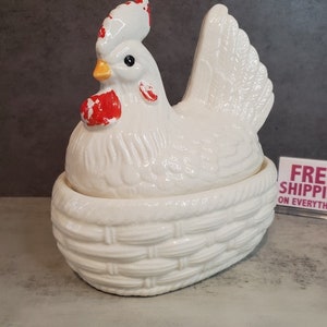 Rooster in a Basket - Ceramic Chicken Rooster Dish - Vintage