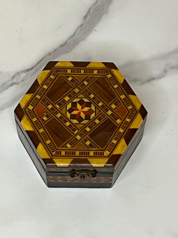 Small Trinket Box Vintage Inlaid Wood Gem