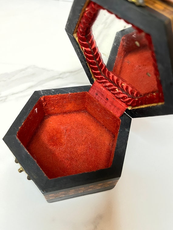 Small Trinket Box Vintage Inlaid Wood Gem
