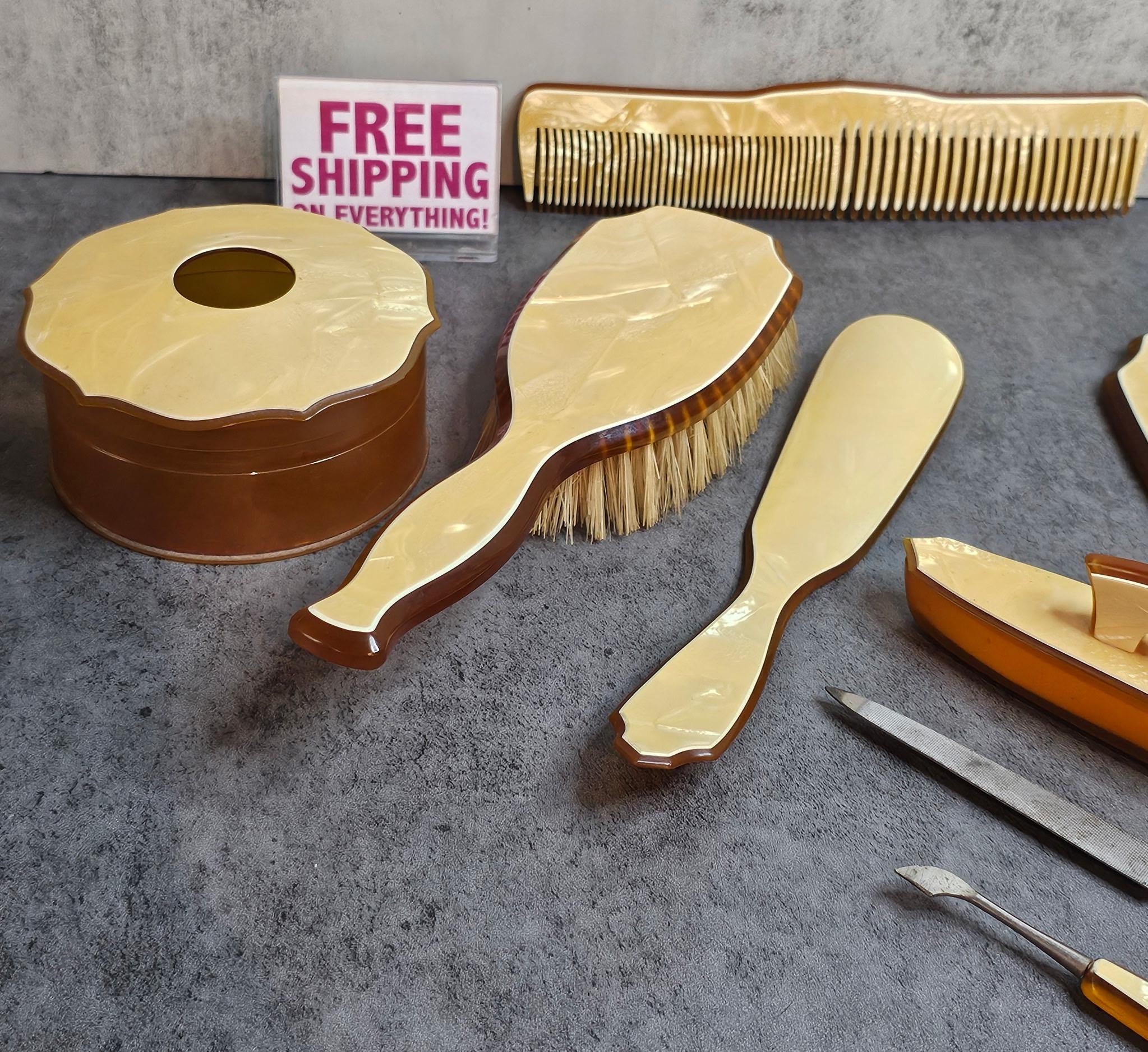 Vintage Butterscotch Bakelite Vanity set Vintage Marbled Butterscotch Bakelite Vanity Set: 9-piece  main image 3