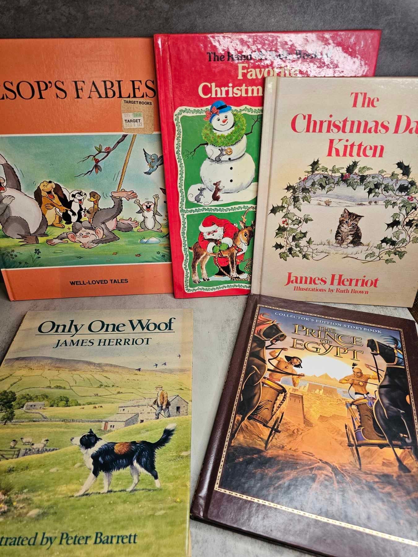 ヴィンテージハードカバーの子供向け絵本12冊セット：装飾ディスプレイ