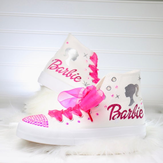 Hey Barbie maßgeschneiderte Damen Tennis High Top Outfit Personalisierte  Barbie-Stiefel Turnschuhe für Barbie-Fans Barbie Party Halloween Sneakers -  .de