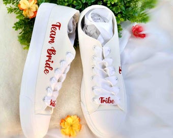 Zapatillas de lona personalizadas para dama de honor: cordones de satén personalizados, zapatos de novia tribales
