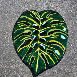 Monstera Leaf Rug , Plant Aesthetic, Plant Rugs , Hand Tufted rug , Fiber Art ,