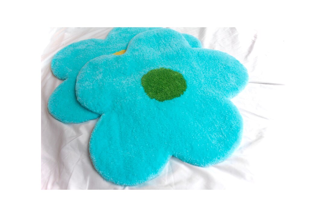 Tufted Flower Rug , Groovy Flower , Aesthetic Flower, Accent Rug, Wall