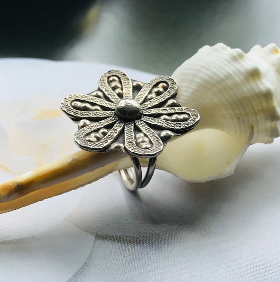 Sterling Silver Hill Tribe Center Flower Ring Sterling Silver Hill Tribe Center Flower Ring