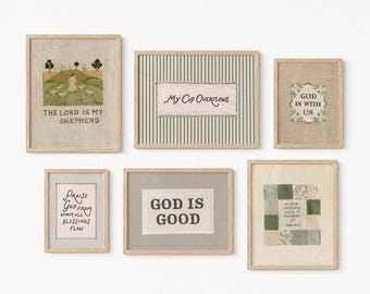 Pode incluir: Uma coleção de seis quadros de parede com painéis de tecido apresentando textos e ilustrações bordados. Os designs incluem cenas pastorais, fundos listrados e xadrez, e frases religiosas como The Lord Is My Shepherd.