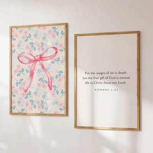 Romanos 6:23 Juego de 2 pósteres de pared cristianos con versículos bíblicos, diseño de lazo rosa estético, para niñas, regalo de fe, producto digital