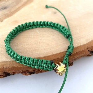 Shamrock bracelet, Wax cord bracelet, Four leaf clover bracelet, Green bracelet, friendship bracelet macrame, St Patricks day accessories,