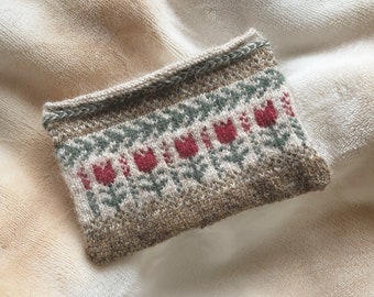 Knitting Pattern | The Tulip Pouch | Small Colorwork Bag in the Round