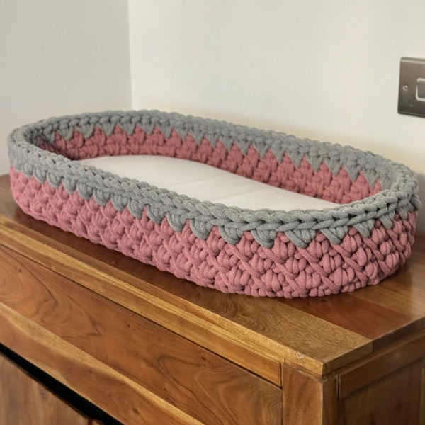 Crochet Changing Mat Basket Tutorial, crochet basket tutorial, crochet basket pattern, changing basket tutorial, crochet basket pdf.