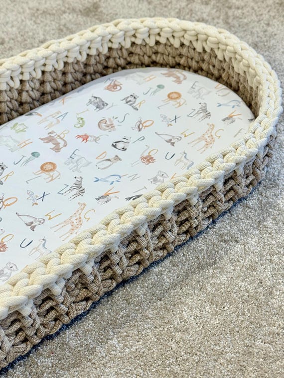 Crochet Changing Mat Basket Tutorial, crochet basket tutorial, crochet basket pattern, changing basket tutorial, crochet basket pdf.