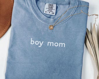 Koszulka dla mamy chłopca, mama Svg, koszulka dla mamy Svg, koszulka dla mamy chłopców, koszulka dla mam, życie mamy Svg, koszulka dla mamy chłopców, prezent dla mamy, dzień matki Svg