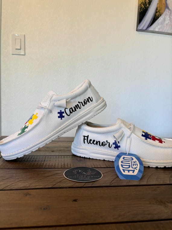 Hey Dude Blue and White Logo Tag men’s size 9 NWT Men main image 4