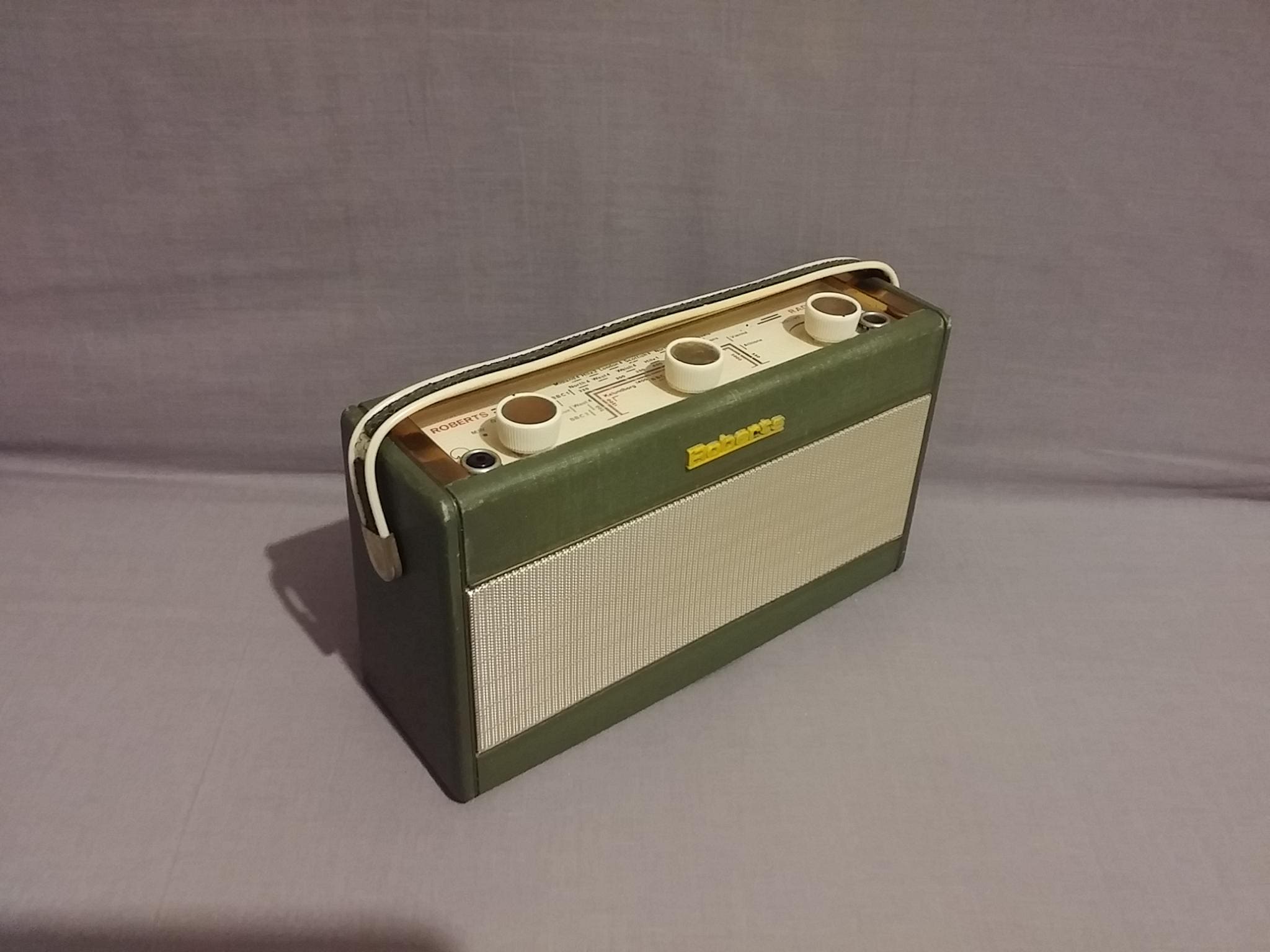 Vintage Roberts Radio - Etsy