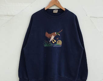 Vintage Mallard Duck Embroidered Navy Blue Sweater, Retro Wildlife Crewneck Pullover, Cozy Nature-Inspired Fashion for Outdoor Enthusiasts