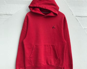 Liten, vintage Jordan Jumpman-huvtröja, klassisk röd tröja, broderad logotyp, retro Nike Streetwear, baskethuvtröja