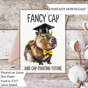 Tarjeta de graduación de carpincho divertida / Imprimible para la clase de 2025 / ¡Felicidades, último año! / Gorro elegante y futuro cautivador / Tarjeta de graduación con forma de animal