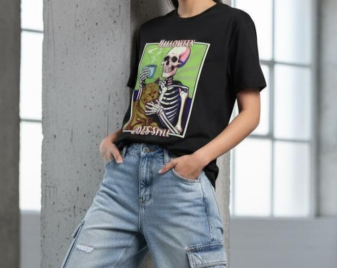 Vintage Skeleton Cat Tee, Unisex Short Sleeve T-Shirt, Halloween Apparel, Gift for Cat Lovers, Trendy Graphic Shirt