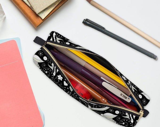 Black & White Floral Leather Pencil Case – Stylish Zipper Pouch for School, Office, Travel, or Makeup Storage