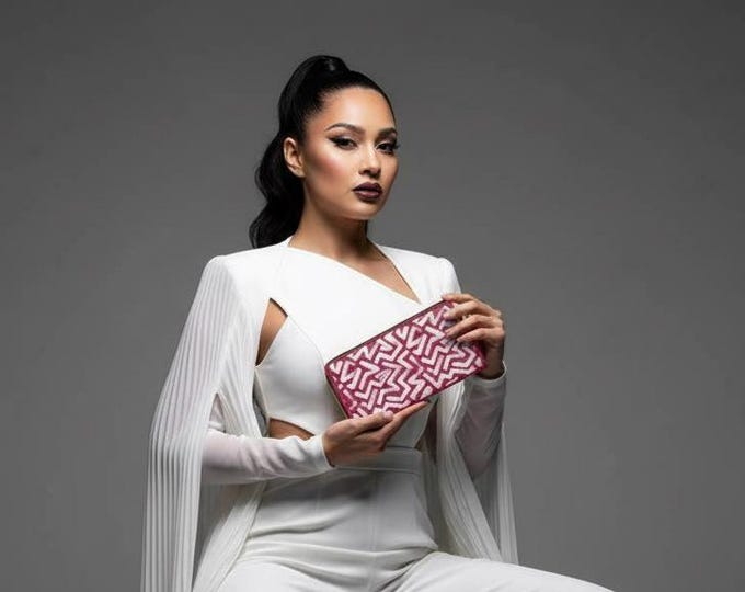 Fushia White Geometric Star Pattern Zipper Wallet | Abstract Monochrome Design
