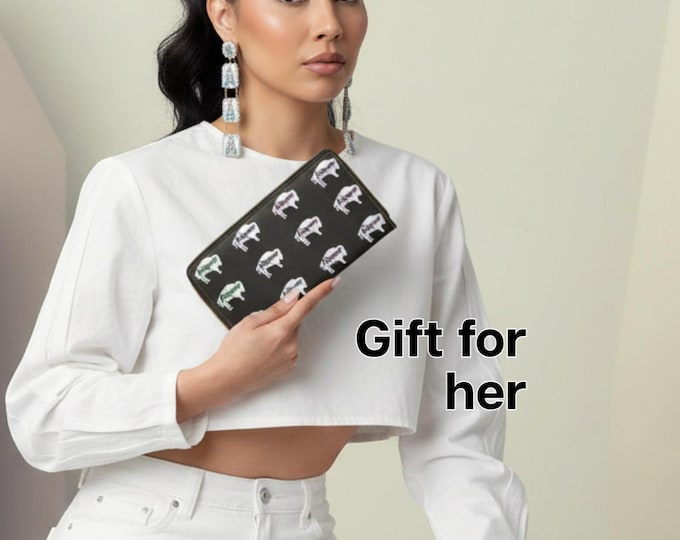 Large White Indigenous Bison aka Innii, Black Zipper Wallet