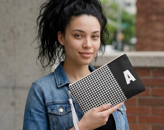 Black & White Houndstooth Initial Clutch A–E – Stylish Wristlet Bag, Trendy Accessory for Women