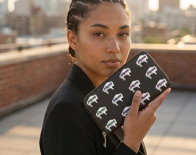 Large White Indigenous Bison aka Innii, Black Zipper Wallet