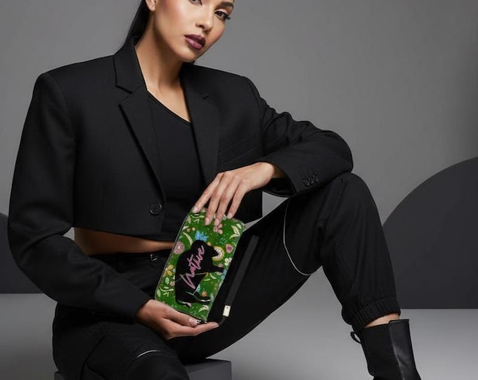 Native American Bison Innii Green Vintage Floral Pattern Clutch Wallet for Women