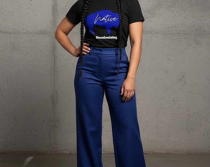 Blue Bison “Innii” Unisex Tee – Native-Designed Jersey Shirt, Sustainable Cotton, Cultural Pride, Iron Woman 80