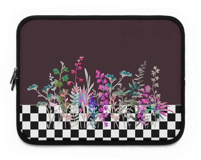 Native Berry Checker Floral Pattern Laptop Sleeve - Chic Floral Protection for Laptops, Perfect for Students, Professionals, Gifts