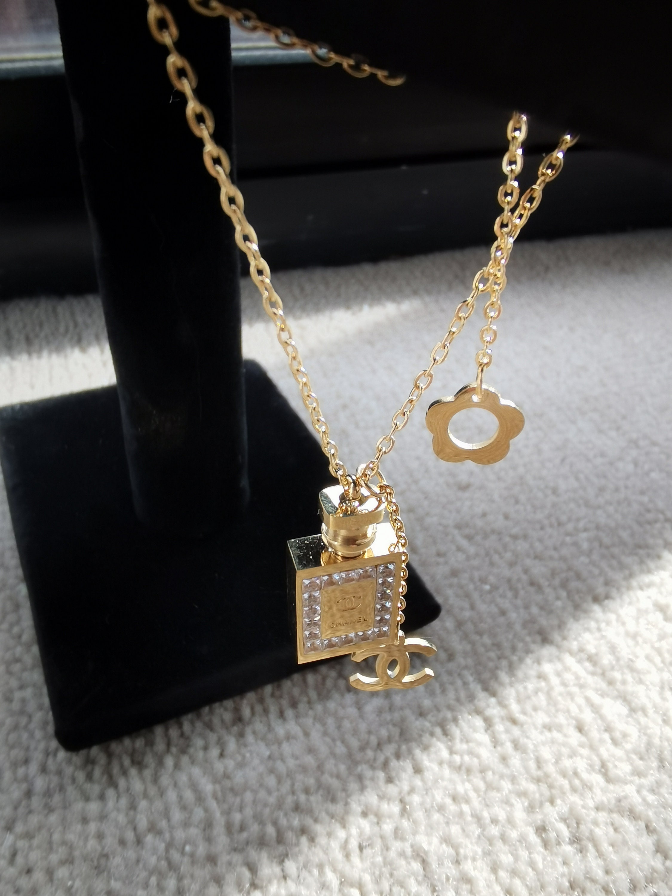 Chanel - CHANEL 18K YELLOW GOLD MULTICOLOR GEMSTONE