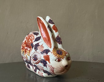large rabbit Imari porcelain China precious treasure zhen cang painting in rare detail signed first half of the 20th century bright orange colors